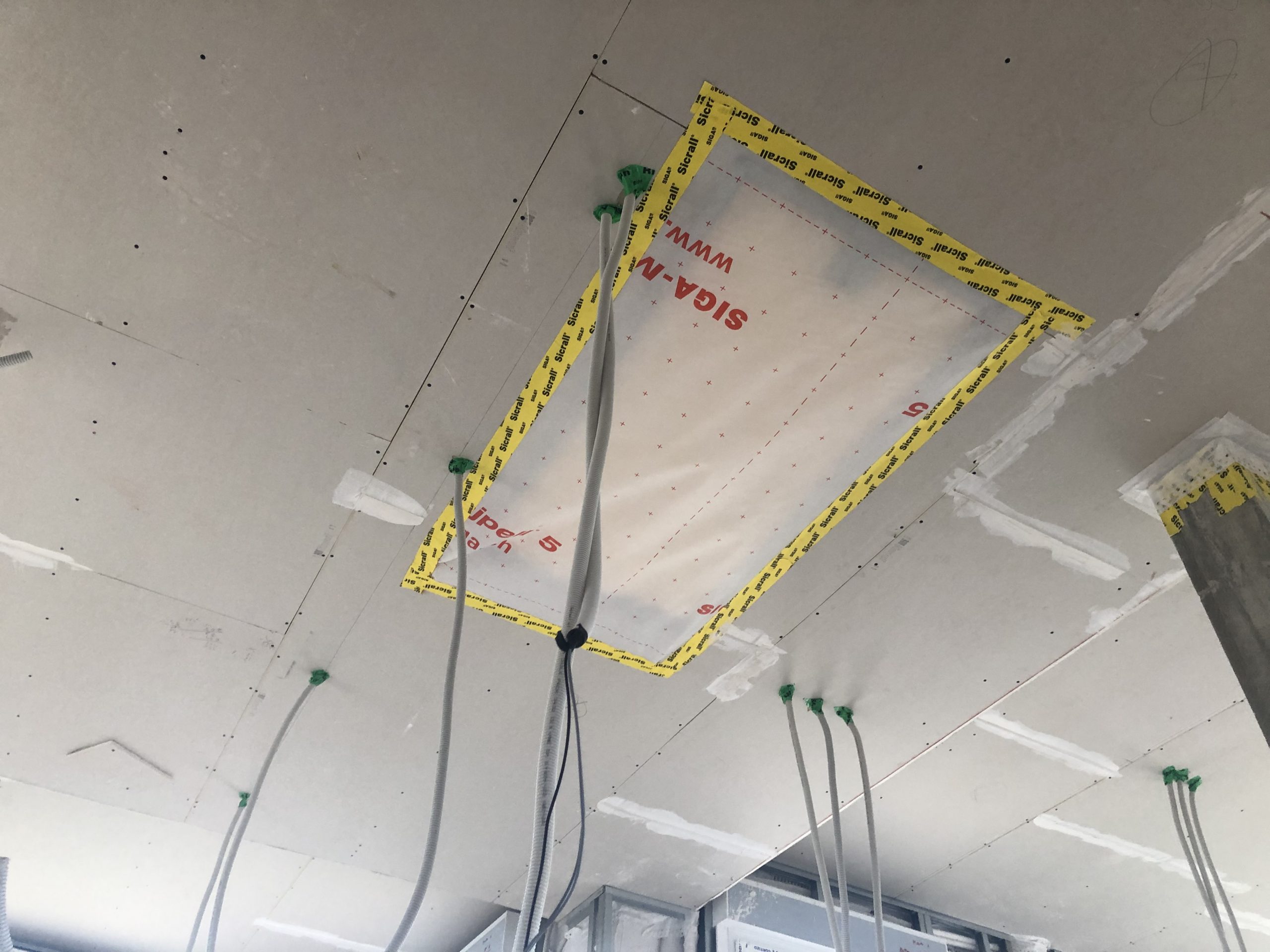 Realización e interpretación de resultados del test Blower Door y ensayos complementarios